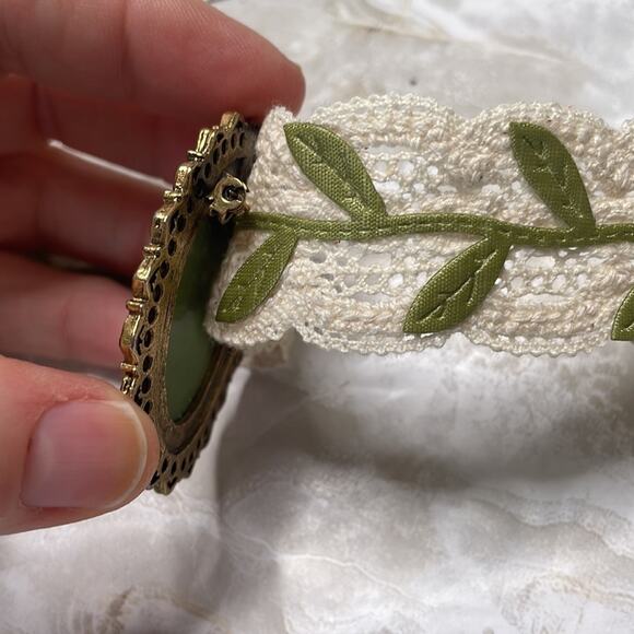 Handmade choker with vintage cameo pendant - Picture 6 of 8